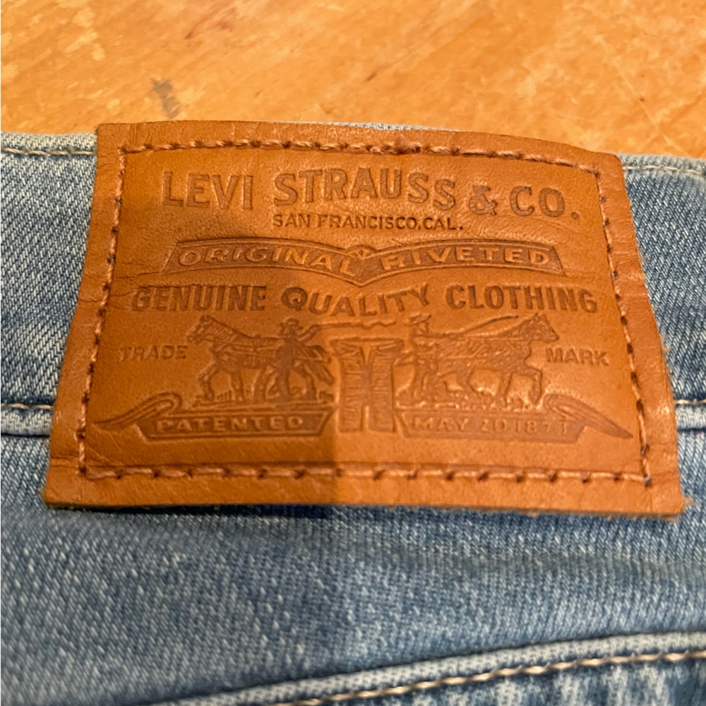 Womens Levi Jeans size 27